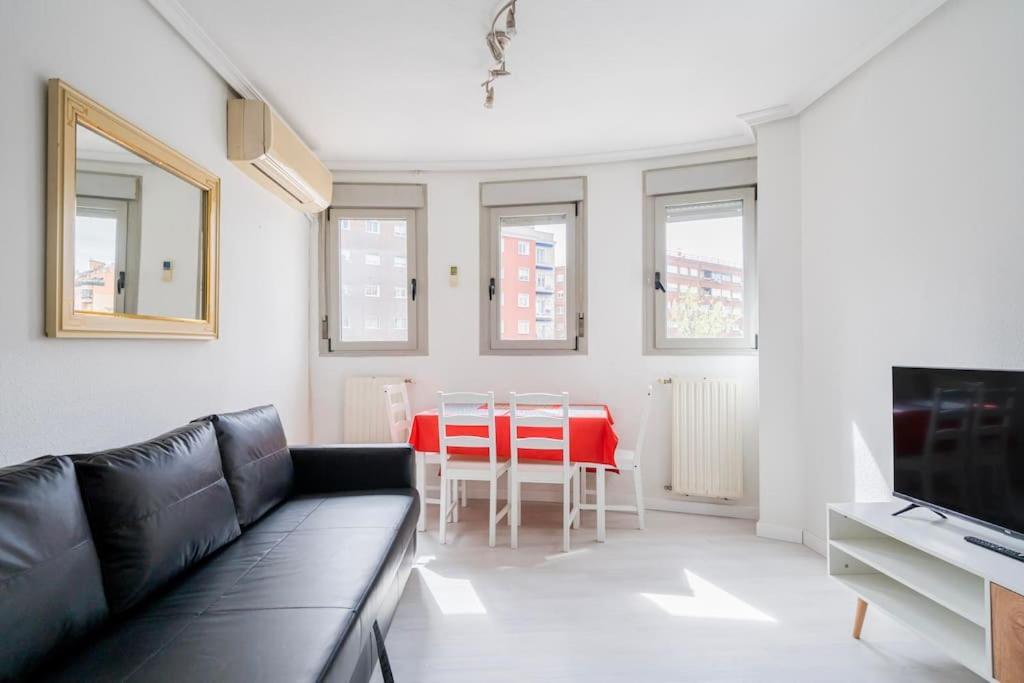 Cozy Family Apartment Tetuan/Estrecho B.M7 Madrid Exteriör bild
