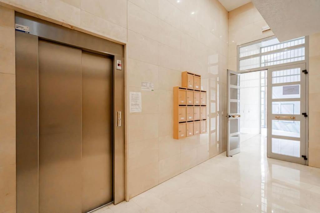 Cozy Family Apartment Tetuan/Estrecho B.M7 Madrid Exteriör bild